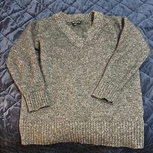 Athleta women’s V-Neck Sweater in Gray